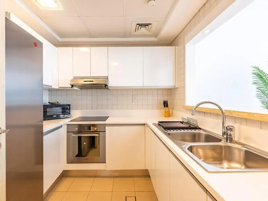 Seaside Elegance-1Br-Al Bateen-Private Beach Access Дубай Апартаменты